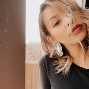 Meet your Posher, Courtney